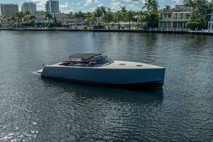 55FT (16.76M) VANDUTCH Worth Avenue Yachts