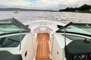 2014 Sea Ray SLX 350 thumbnail 15
