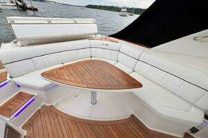 2014 Sea Ray SLX 350 thumbnail 7