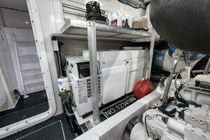 2011 Viking 76 Enclosed Bridge thumbnail 91