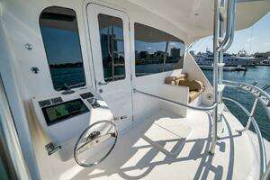 2011 Viking 76 Enclosed Bridge thumbnail 63