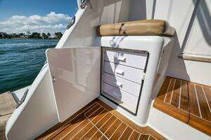 2011 Viking 76 Enclosed Bridge thumbnail 50