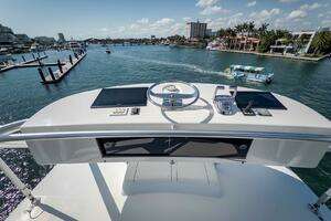 2011 Viking 76 Enclosed Bridge thumbnail 81