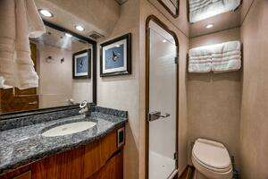 2011 Viking 76 Enclosed Bridge thumbnail 32