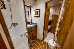 2011 Viking 76 Enclosed Bridge thumbnail 40