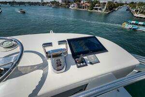 2011 Viking 76 Enclosed Bridge thumbnail 79