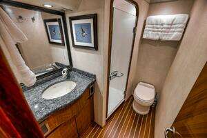 2011 Viking 76 Enclosed Bridge thumbnail 31
