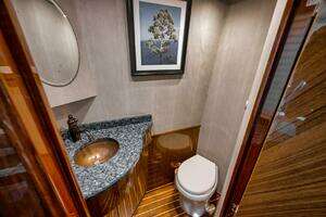 2011 Viking 76 Enclosed Bridge thumbnail 13