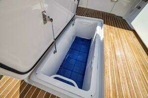2011 Viking 76 Enclosed Bridge thumbnail 46