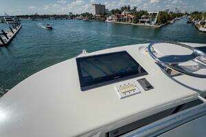 2011 Viking 76 Enclosed Bridge thumbnail 80
