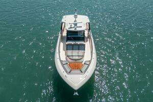 2023 Boston Whaler 420 Outrage thumbnail 30