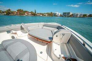 2023 Boston Whaler 420 Outrage thumbnail 6