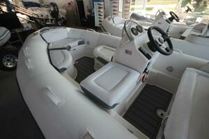 2026 Zodiac Yachtline 440 DL NEO
