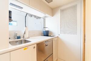 Horizon FD80 SHERI LYNN - Crew Quarters 