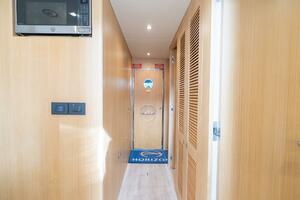 Horizon FD80 SHERI LYNN - Crew Quarters 