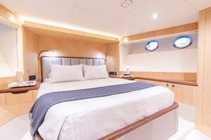 Horizon FD80 SHERI LYNN - VIP Stateroom 