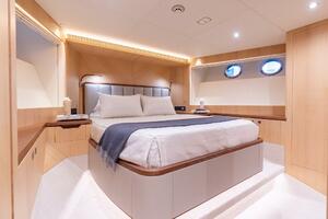 Horizon FD80 SHERI LYNN - VIP Stateroom