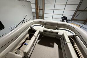 Photo 5992930 for 2011 Bennington 2554 GCW  