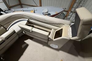 Photo 5992931 for 2011 Bennington 2554 GCW  