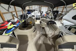 Photo 5992932 for 2011 Bennington 2554 GCW  