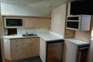 1994 Tiara Yachts thumbnail 21