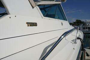 1994 Tiara Yachts thumbnail 10