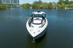 Yacht for sale 42FT (12.8M) CIGARETTE