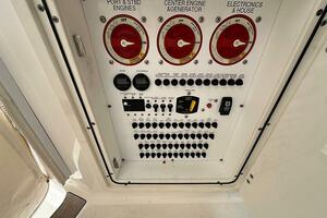 Hey Girl 35ft Pursuit Yacht For Sale