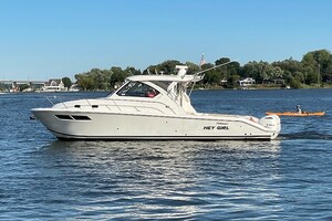 Hey Girl 35ft Pursuit Yacht For Sale