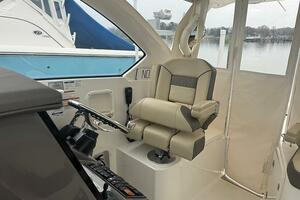 Hey Girl 35ft Pursuit Yacht For Sale