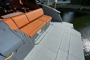 2023 Cruisers Yachts 38 GLS thumbnail 33