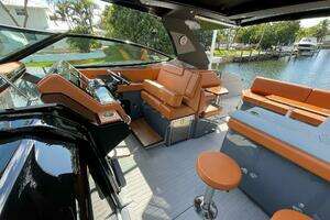 2023 Cruisers Yachts 38 GLS thumbnail 40