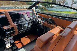 2023 Cruisers Yachts 38 GLS thumbnail 38