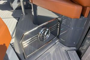 Cruisers Yachts 38 GLS -