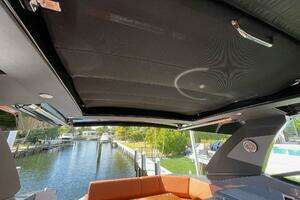 2023 Cruisers Yachts 38 GLS thumbnail 28
