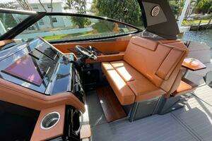 2023 Cruisers Yachts 38 GLS thumbnail 41