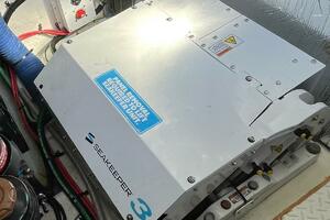 Cruisers Yachts 38 GLS -