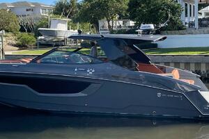 Cruisers Yachts 38 GLS -