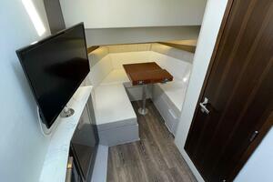 Cruisers Yachts 38 GLS -