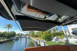 2023 Cruisers Yachts 38 GLS thumbnail 17