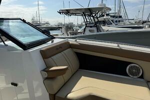 Photo 5967588 for 2015 Sea Ray 270 Sundeck  