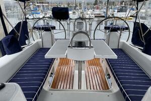 Photo 5967615 for 2005 Catalina 470 Hale Moana 