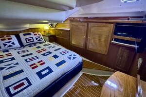 Photo 5967655 for 2005 Catalina 470 Hale Moana 