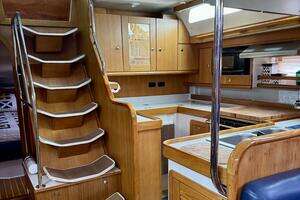2005 Catalina 470 thumbnail 16
