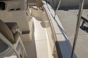 2019 Scout 215xsf thumbnail 37