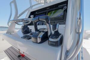SeaHunter 38 Reel Escape- Helm