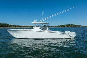 2023 SeaHunter 38 CTS thumbnail 1
