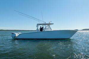 2023 SeaHunter 38 CTS thumbnail 5