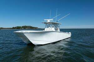 2023 SeaHunter 38 CTS thumbnail 2