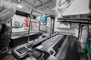 Princess V55 - Mermoo Too - Engine Room
